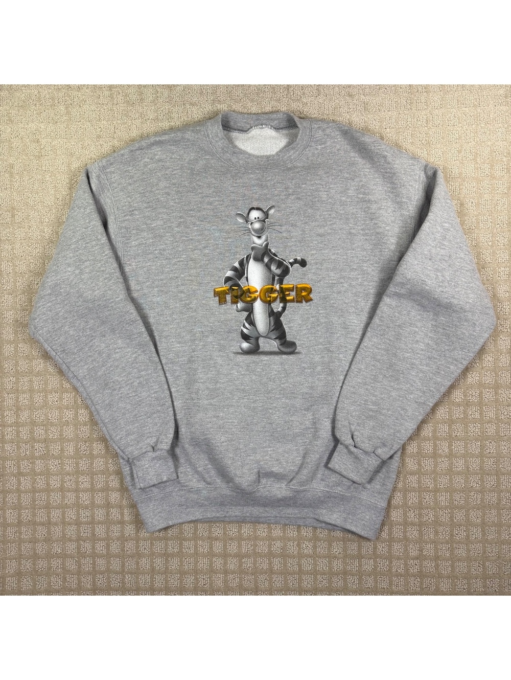 Gray Tigger graphic crewneck sweatshirt Large